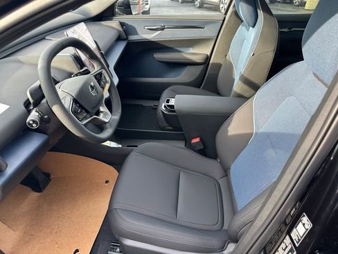 New 2025 Volvo EX30 Plus w/ Protection Package Premier image 2