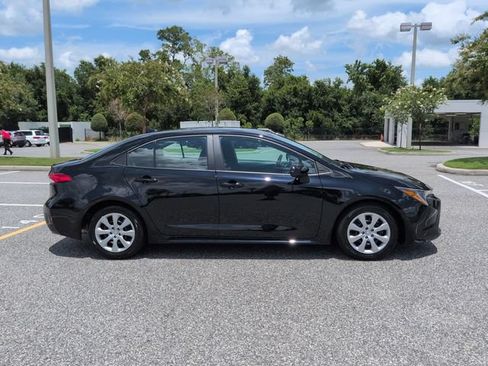 Certified 2023 Toyota Corolla LE FWD image 3