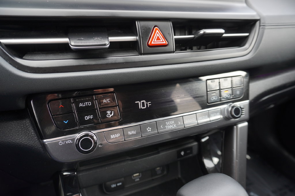Used 2025 Kia Seltos EX AWD/4WD image 17