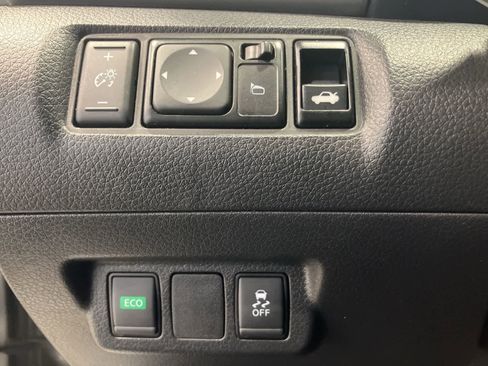 Used 2019 Nissan Sentra SV FWD image 13