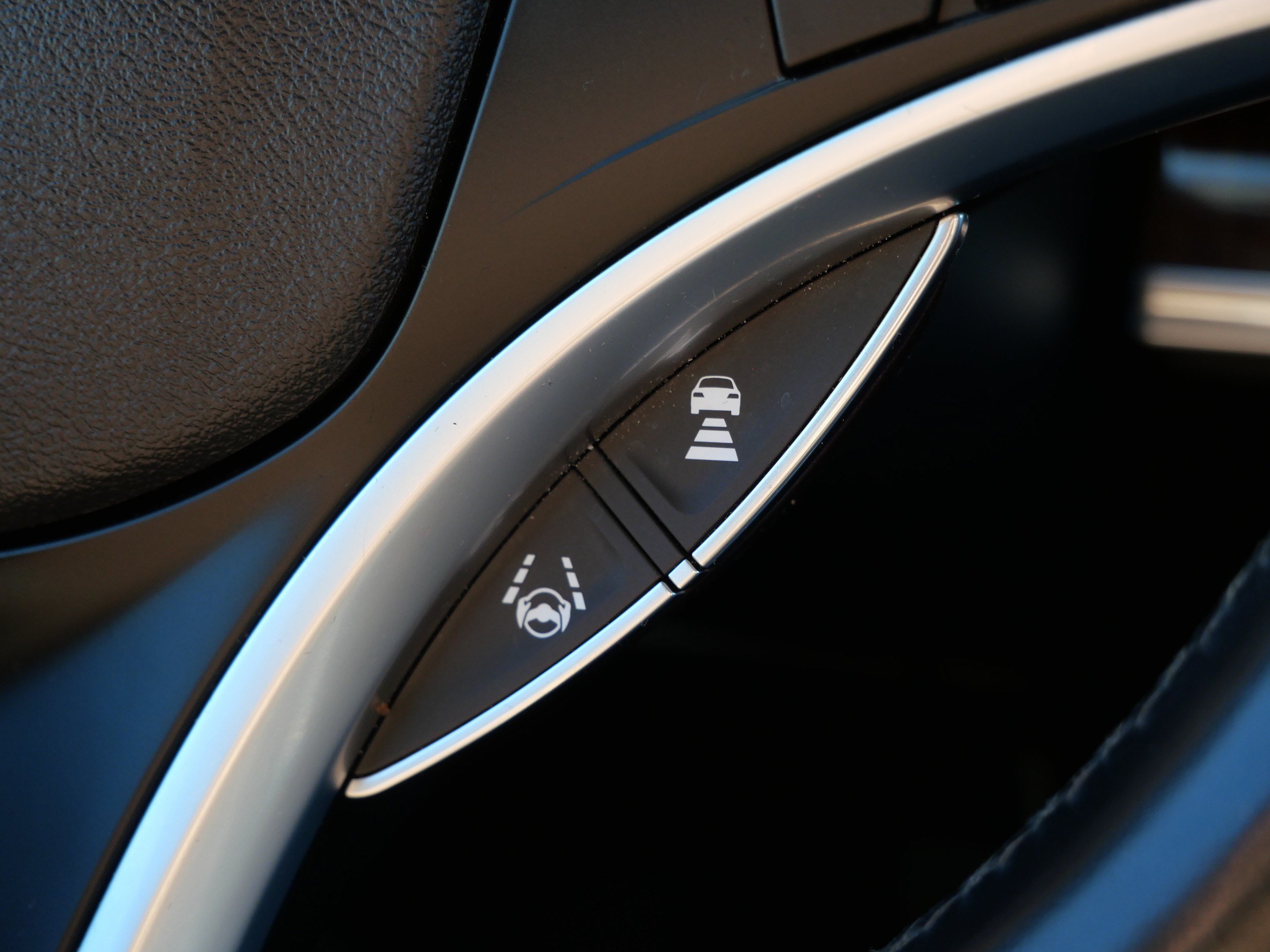 Used 2020 Acura MDX SH-AWD image 31