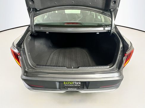 Used 2025 Kia K4 LXS image 29