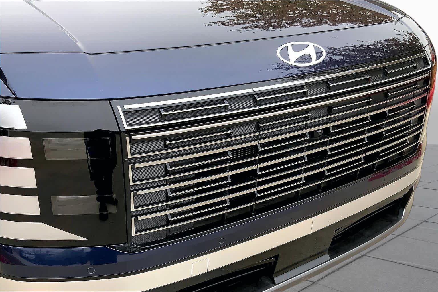 Used 2026 Hyundai Palisade Limited AWD/4WD image 32