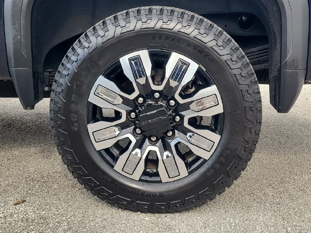 Used 2025 GMC Sierra 2500 Denali w/ Denali Reserve Package AWD/4WD image 8