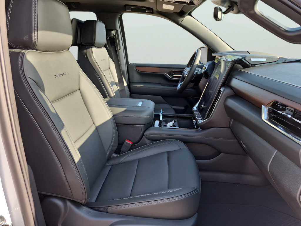 New 2026 GMC Yukon Denali w/ Denali Reserve Package AWD/4WD image 37