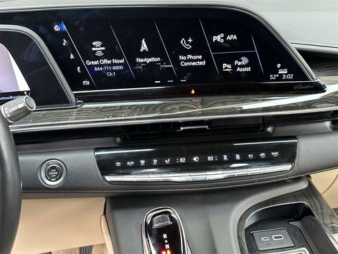 Used 2024 Cadillac Escalade Premium Luxury image 21