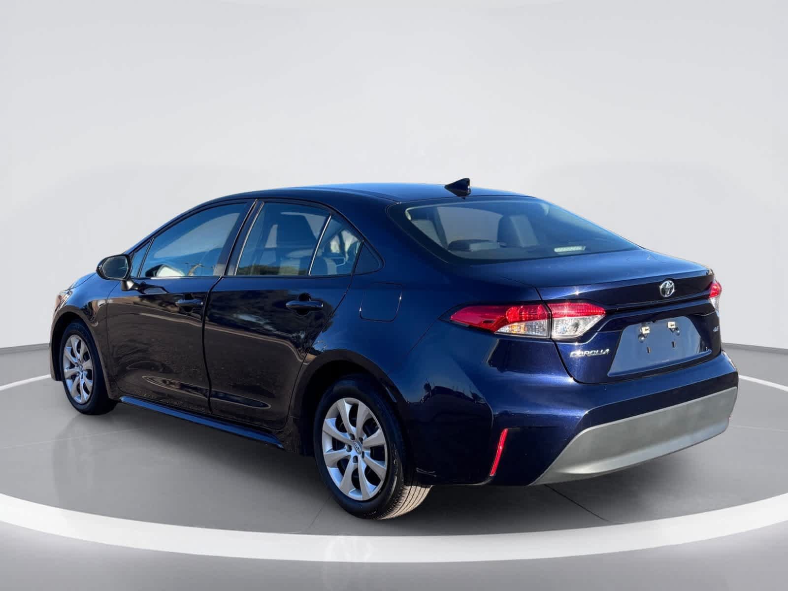 Used 2025 Toyota Corolla LE FWD image 4