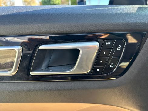 Used 2021 Porsche Cayenne S AWD/4WD image 19