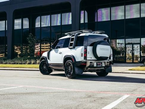 Used 2022 Land Rover Defender 90 X-Dynamic S image 20