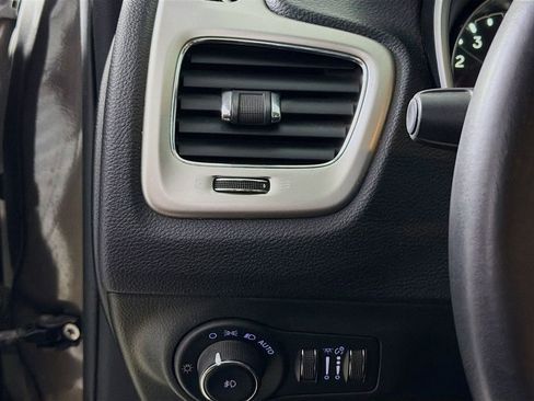 Used 2018 Jeep Compass Latitude w/ Cold Weather Group image 12