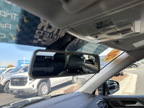 Used 2020 Volkswagen Tiguan SE w/ Panoramic Sunroof Package FWD image 26