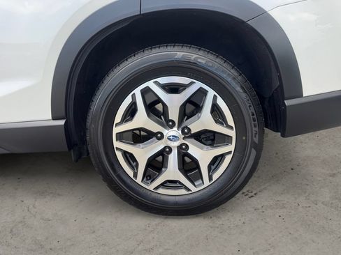 Used 2021 Subaru Forester Premium AWD/4WD image 8