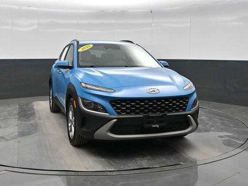 Used 2022 Hyundai Kona SEL AWD/4WD image 2