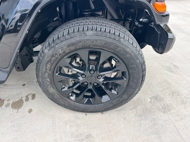 Used 2023 Jeep Gladiator Overland AWD/4WD image 8