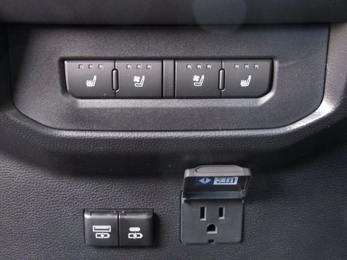 New 2026 Toyota Tundra Platinum image 36