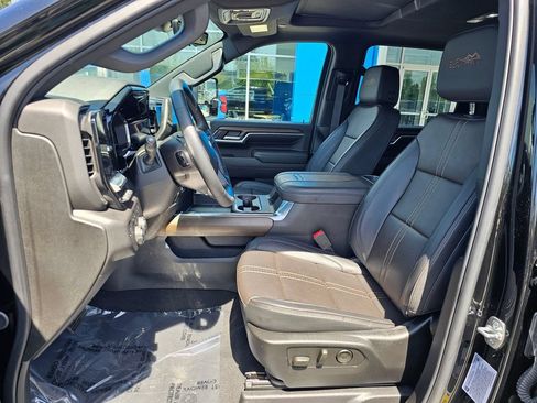 Used 2025 Chevrolet Silverado 2500 High Country w/ High Country Premium Package AWD/4WD image 22