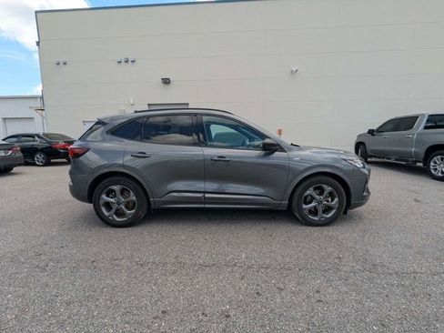Used 2023 Ford Escape ST-Line FWD image 2