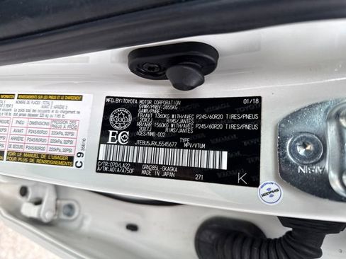 Used 2018 Toyota 4Runner SR5 image 19