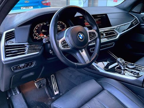 Used 2022 BMW X7 M50i image 17