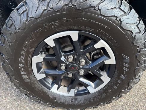 Used 2025 Jeep Wrangler Unlimited Rubicon AWD/4WD image 15