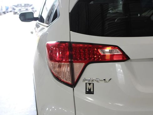 Used 2018 Honda HR-V EX image 38