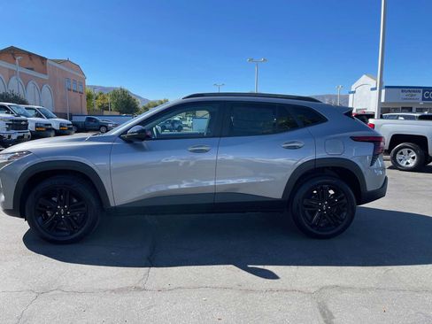 Used 2025 Chevrolet Trax ACTIV FWD image 5