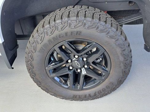 Used 2025 Chevrolet Silverado 1500 Custom Trail Boss AWD/4WD image 33