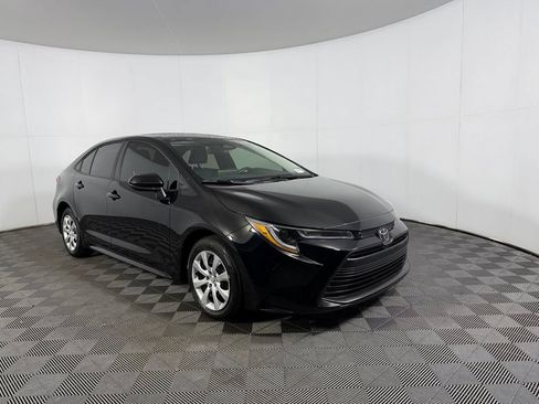 Used 2026 Toyota Corolla LE FWD image 5
