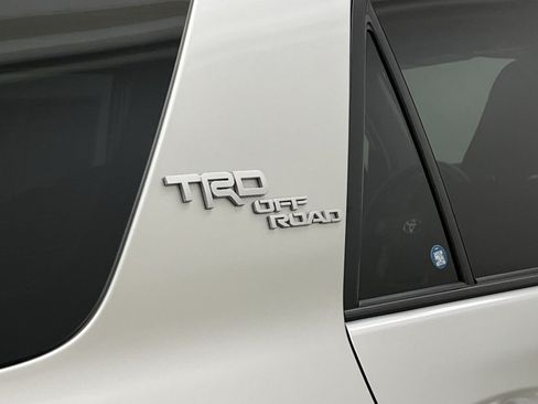 Used 2024 Toyota 4Runner TRD Off-Road Premium w/ Off Road Premium Plus Package AWD/4WD image 29