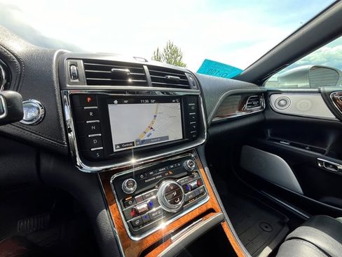 Used 2018 Lincoln Continental Reserve w/ Luxury Package AWD/4WD image 33