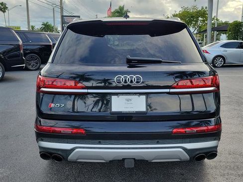 Used 2020 Audi SQ7 Premium Plus w/ Driver Assistance Package image 5
