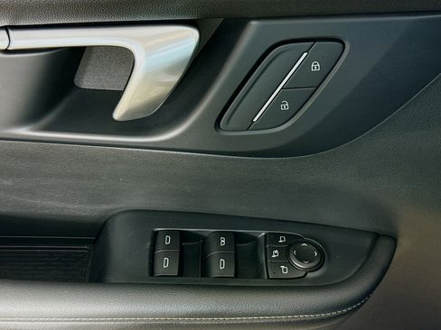 Used 2025 Buick Enclave Preferred image 21