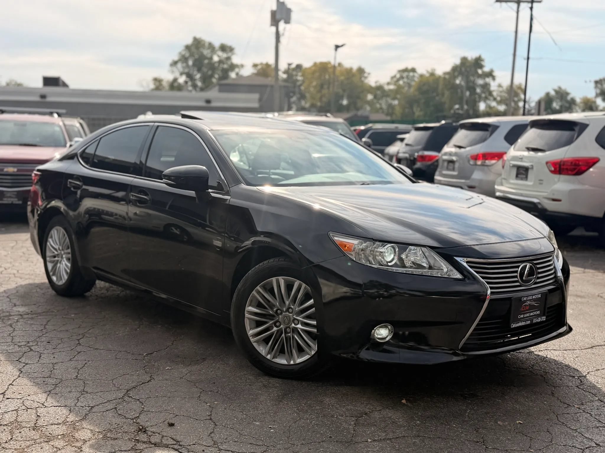 Used 2014 Lexus ES 350 w/ Luxury Package FWD image 3