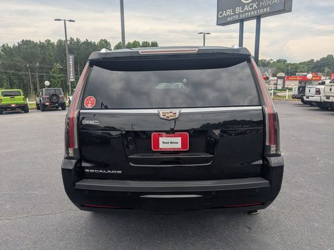 Used 2019 Cadillac Escalade Luxury AWD/4WD image 6