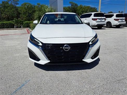 New 2025 Nissan Altima 2.5 SL image 3