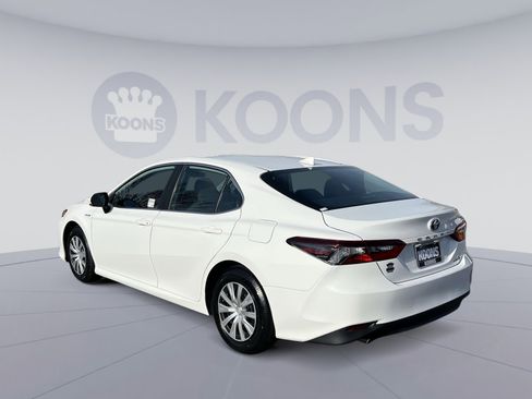 Used 2021 Toyota Camry LE image 4