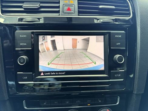 Used 2018 Volkswagen GTI S FWD image 32