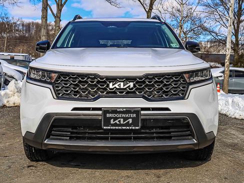 Certified 2023 Kia Sorento S image 2