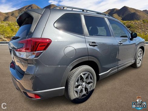 Used 2022 Subaru Forester Premium image 4
