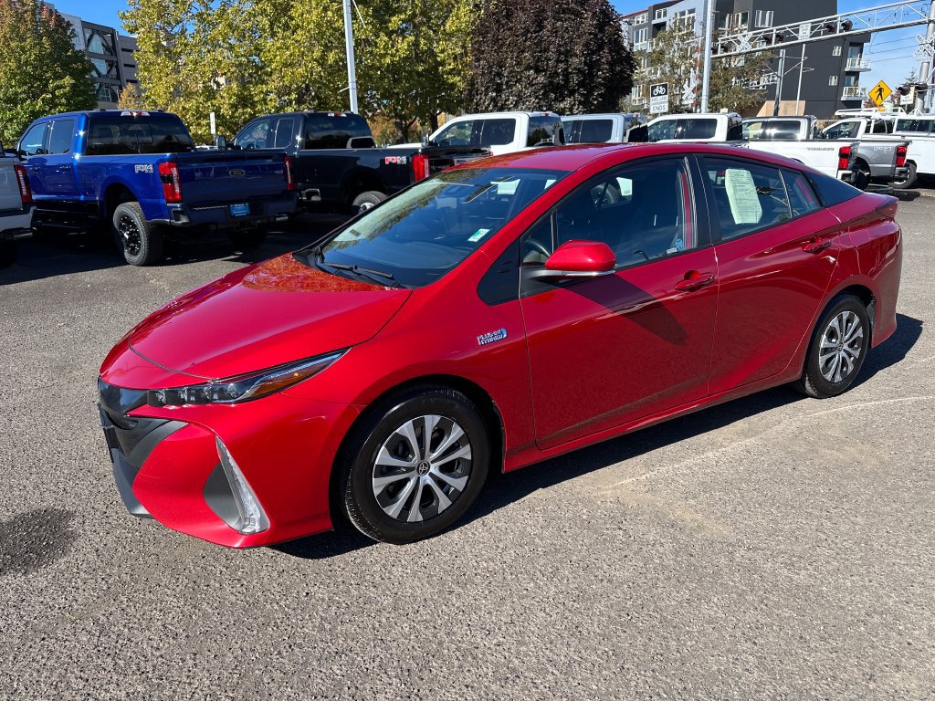 Used 2021 Toyota Prius Prime XLE FWD image 2