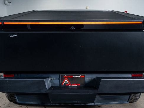 Used 2024 Tesla Cybertruck AWD Crew Cab image 7