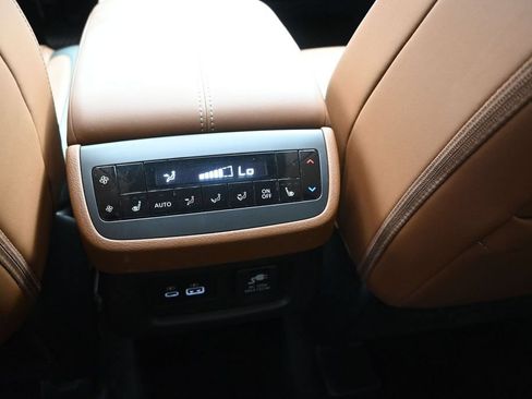 Used 2023 Nissan Pathfinder Platinum w/ Cargo Package FWD image 19
