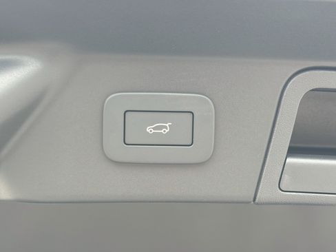 New 2026 Land Rover Range Rover Velar S AWD/4WD image 13
