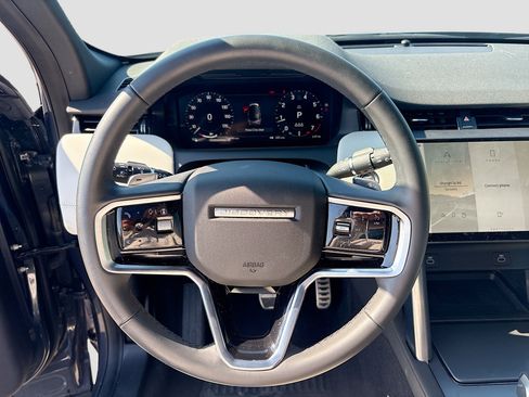 Used 2025 Land Rover Discovery Sport Dynamic SE image 39