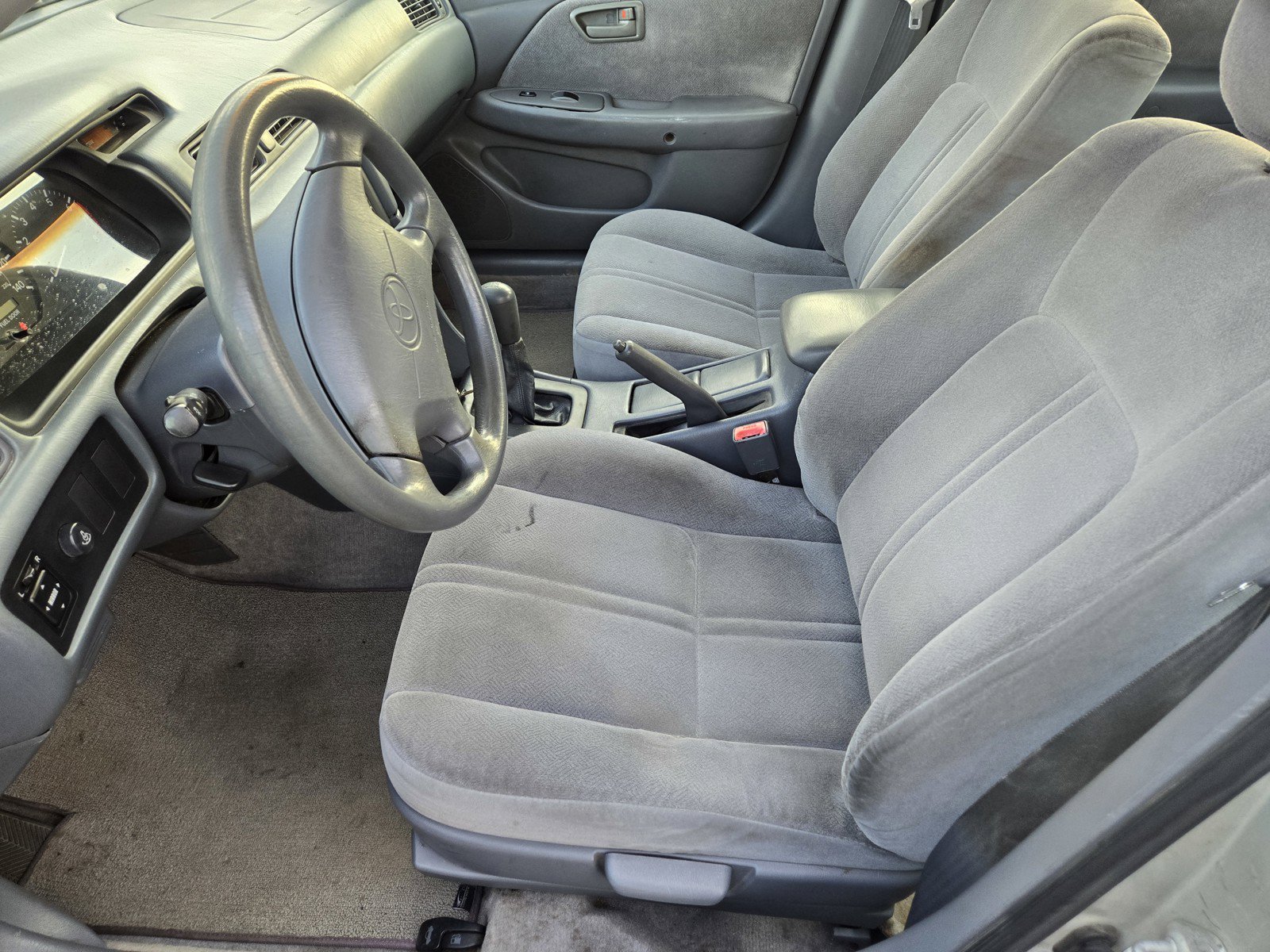 Used 2000 Toyota Camry CE w/ Value Pkg 1 FWD image 11
