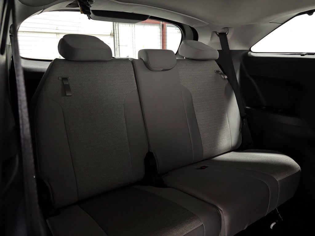 Used 2026 Toyota Sienna LE FWD image 62