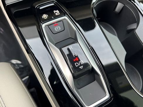 Certified 2025 Audi A6 e-tron Prestige w/ Beige Warm Weather Package image 33