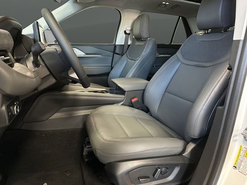 New 2026 Ford Explorer Active w/ Active Comfort Package AWD/4WD image 4