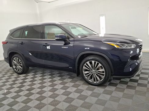 Used 2020 Toyota Highlander Platinum AWD/4WD image 26