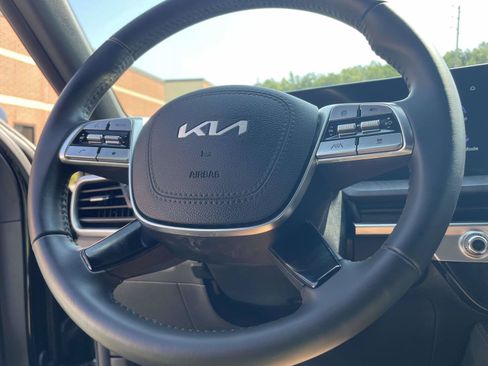 Used 2024 Kia Telluride EX w/ EX Captain's Chair Package FWD image 19